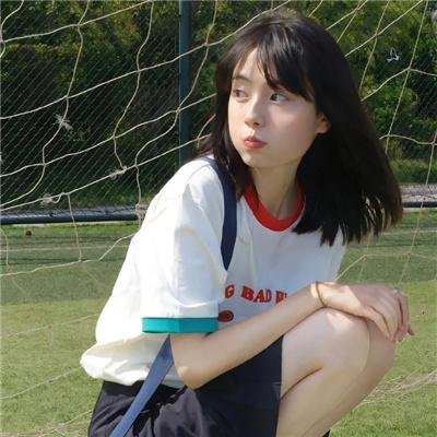 帐棚顶上的马戏团艺人